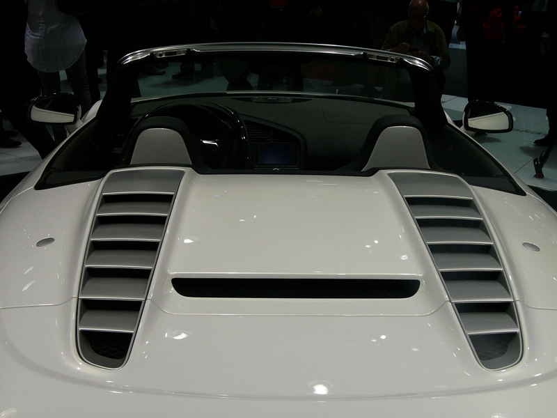 Illustration for article titled Audi R8 5.2 FSI Spyder: Live Photos
